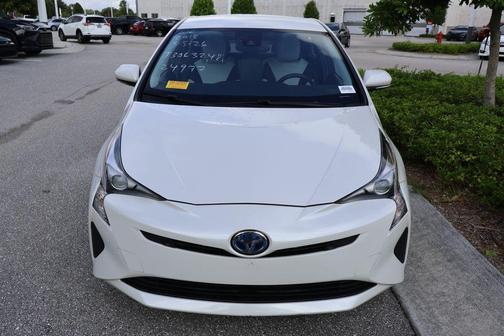 Blizzard Pearl 2018 Toyota Prius Four