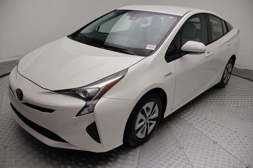 Blizzard Pearl 2018 Toyota Prius Four