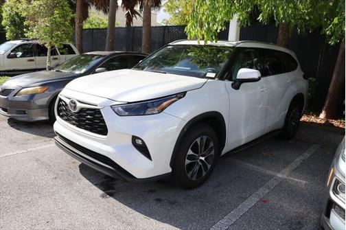 2022 Toyota Highlander XLE