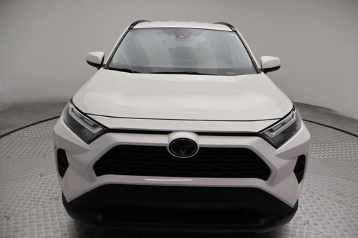 Ice Cap 2024 Toyota RAV4 XLE