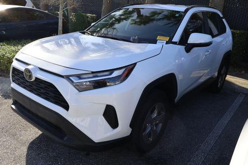 2024 Toyota RAV4 XLE