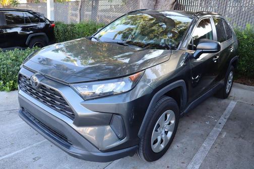 2020 Toyota RAV4 LE