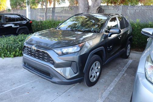 2020 Toyota RAV4 LE