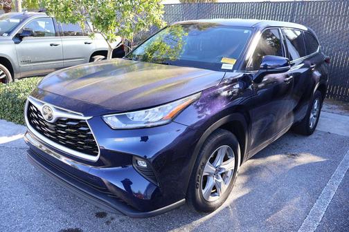 2020 Toyota Highlander LE