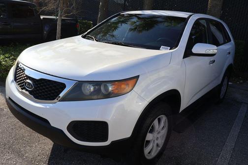 Snow White Pearl 2011 Kia Sorento LX