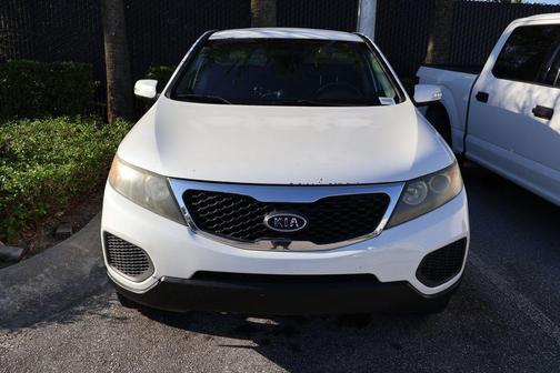 Snow White Pearl 2011 Kia Sorento LX
