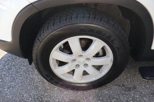 Snow White Pearl 2011 Kia Sorento LX