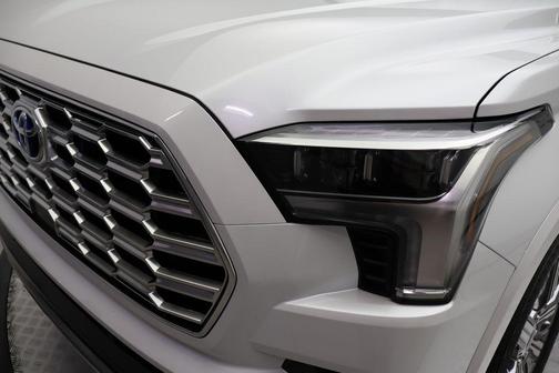 2023 Toyota Sequoia Capstone