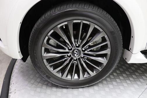 2024 INFINITI QX80 SENSORY AWD