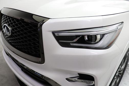 2024 INFINITI QX80 SENSORY AWD