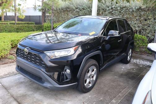 2021 Toyota RAV4 XLE
