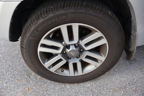 Classic Silver Metallic 2015 Toyota 4Runner SR5