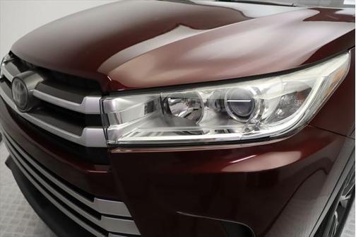 2019 Toyota Highlander LE I4
