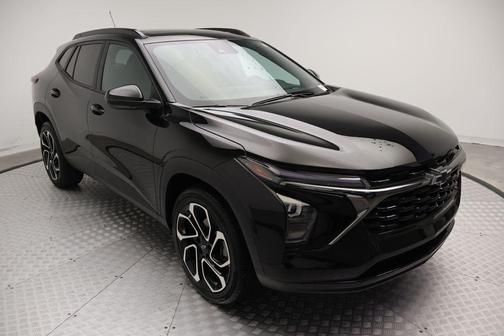 Mosaic Black Metallic 2025 Chevrolet Trax FWD 2RS
