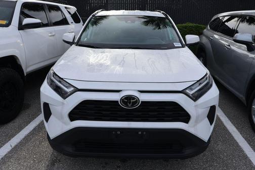 Ice Cap 2024 Toyota RAV4 XLE