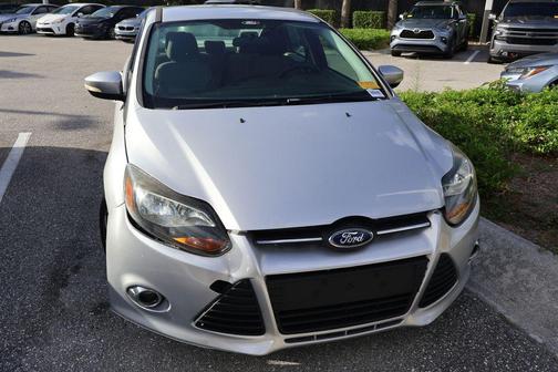 INGOT SILVER METALLIC 2014 Ford Focus SE