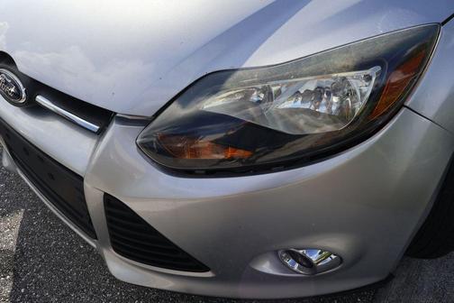 INGOT SILVER METALLIC 2014 Ford Focus SE