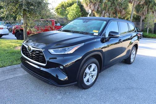 2021 Toyota Highlander LE