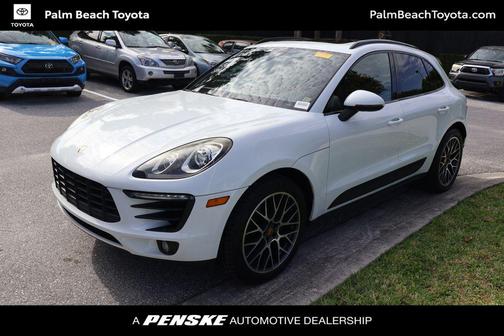 White 2018 Porsche Macan Macan Sport Edition