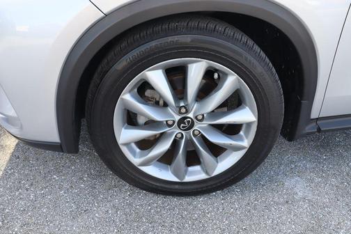 2021 INFINITI QX50 LUXE