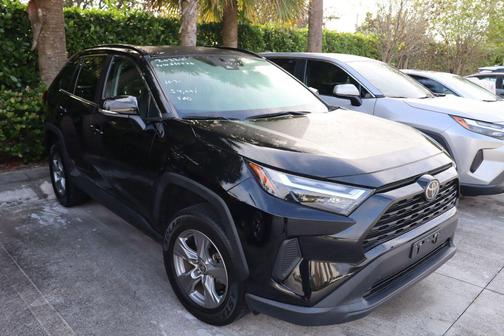 2022 Toyota RAV4 XLE