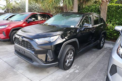 2022 Toyota RAV4 XLE