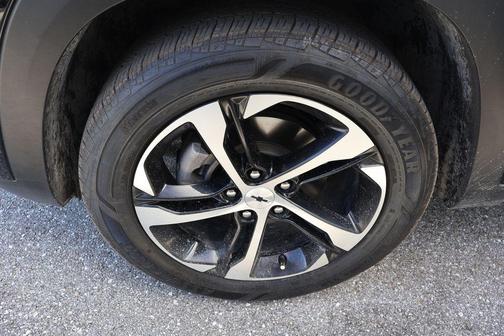 Mosaic Black Metallic 2025 Chevrolet Trax FWD 1RS