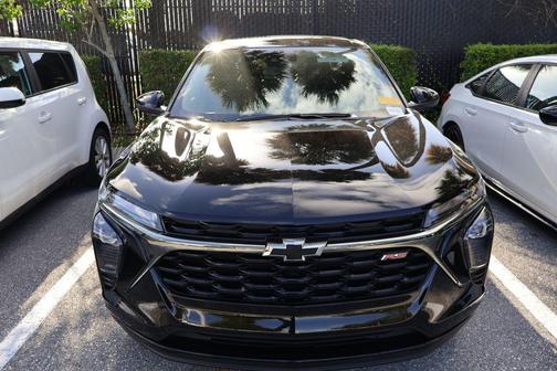 Mosaic Black Metallic 2025 Chevrolet Trax FWD 1RS