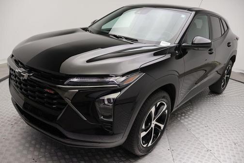 Mosaic Black Metallic 2025 Chevrolet Trax FWD 1RS