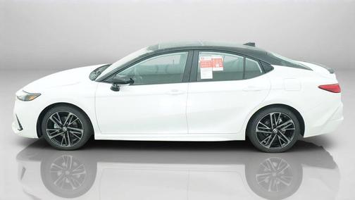 Wind Chill Pearl w/Midnight Black Metallic Roof 2026 Toyota Camry XSE