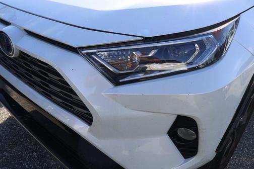 2021 Toyota RAV4 Hybrid SE