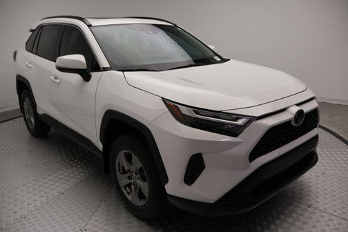 Ice Cap 2024 Toyota RAV4 XLE