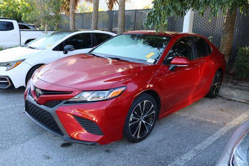 2020 Toyota Camry SE