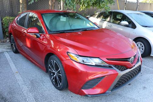 2020 Toyota Camry SE