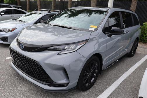 Cement 2025 Toyota Sienna XSE 7 Passenger