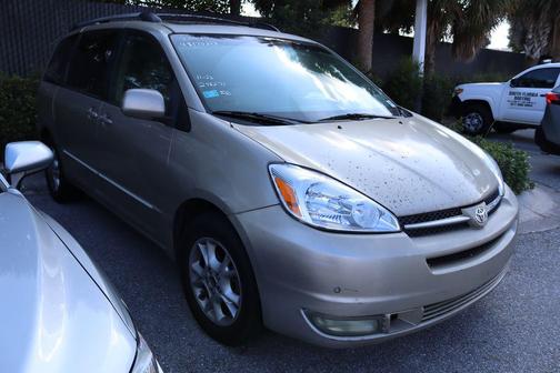 2004 Toyota Sienna XLE Limited
