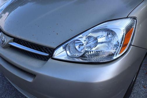 2004 Toyota Sienna XLE Limited