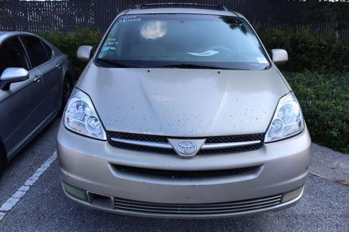 2004 Toyota Sienna XLE Limited