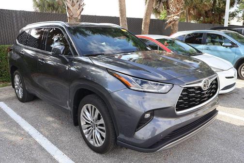 Magnetic Gray Metallic 2024 Toyota Highlander Platinum