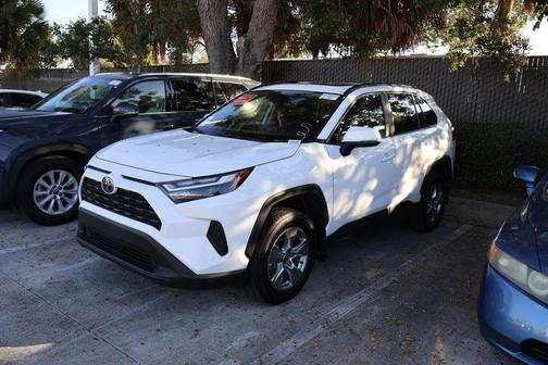 2025 Toyota RAV4 XLE