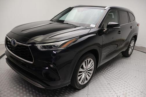 Midnight Black Metallic 2023 Toyota Highlander Hybrid Platinum