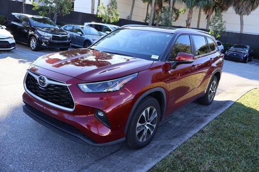 2023 Toyota Highlander XLE