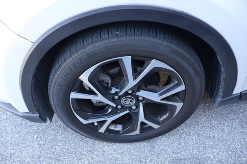 2020 Toyota C-HR XLE