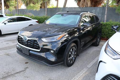 2022 Toyota Highlander Hybrid XLE