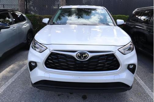 2024 Toyota Highlander LE