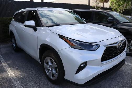 2024 Toyota Highlander LE