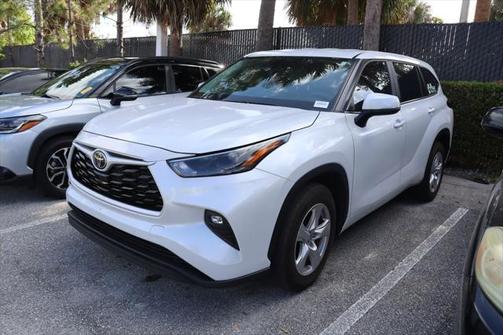 2024 Toyota Highlander LE