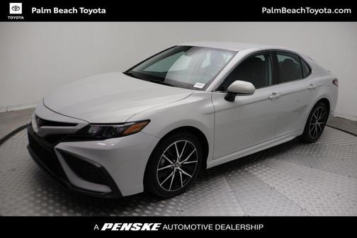 Ice Edge 2023 Toyota Camry SE