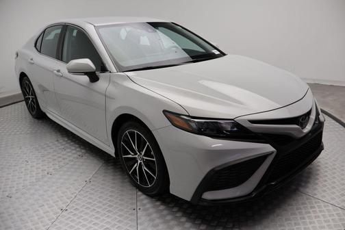 Ice Edge 2023 Toyota Camry SE