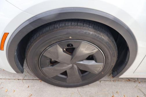 Wind Chill Pearl 2023 Toyota Prius LE